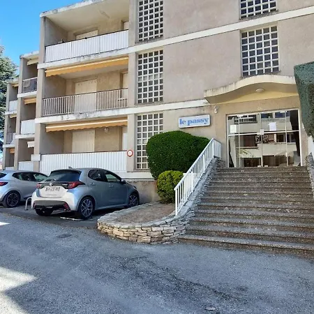 Le Calme Au Centre *